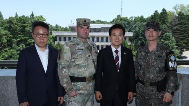통일부 정동영 장관 취임 첫날 판문점 현장 방문