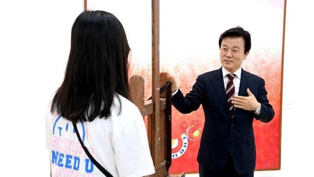 故 이성자 화백 유품, 진주시립이성자미술관에 기증