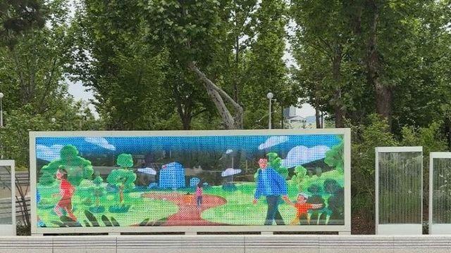 이브이첨단소재, 4세대 신기술 투명디스플레이 공개…스마트시티시티 혁신