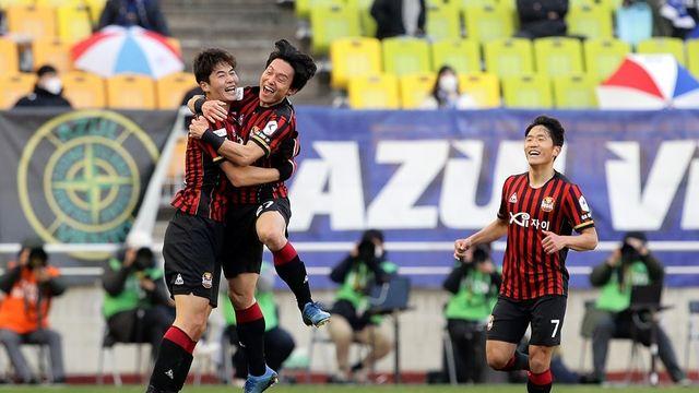 “마지막 불태웠다” 국가대표 출신 축구 레전드, 현역 '전격 은퇴'