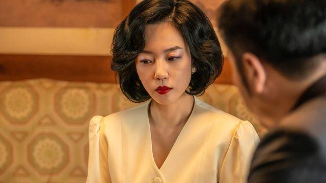 임수정, 달라진 비주얼→팜므파탈 눈빛…공기 흐름 바꾼 오묘한 감정선 (파인: 촌뜨기들)