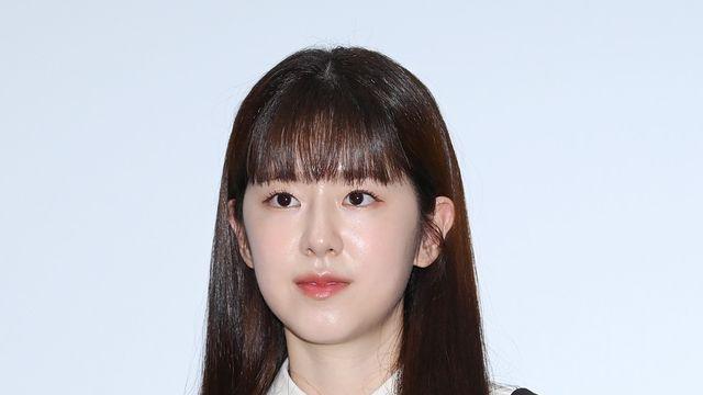 '학폭 논란' 박혜수, 4년만 '새출발' 근황…오정세·노정의 '축하 화분' 포착 [엑's 이슈]