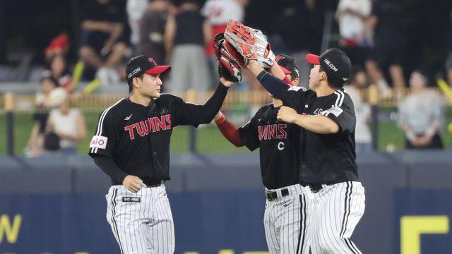 만루서 9타수 무안타→한 이닝 8득점, LG 문성주 