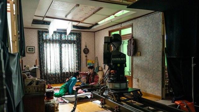 '좀비딸'에 다 모였다…'부산행' '오징어 게임' '파묘', 베테랑 제작진 총출동