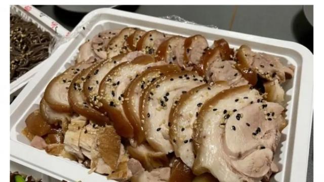 족발 대짜리가 4만원이 됐을 때 나는 침묵했다