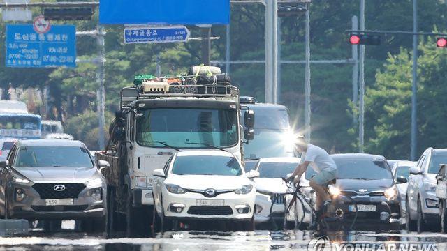 경기광주 낮 최고기온 40.5도…폭염 위기경보 '심각' 상향(종합)