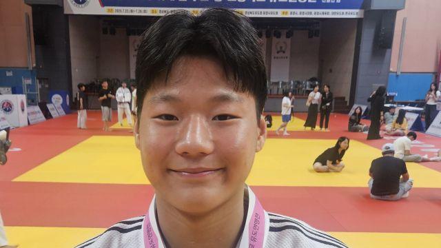 과천중 문준서, “우승 추가요”…시즌 7관왕 ‘무패행진’