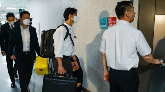 특검, 김건희 여사 전방위 압박…자택·어머니·오빠 동시 압수수색