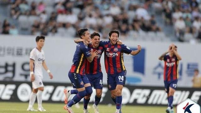 K리그1 수원FC, 안양 2-1 꺾고 3연승…윌리안 3경기 연속골