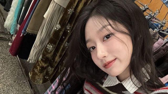 ‘청량 미모 끝판왕’ 정예인, 인형 같은 완벽 피부로 인증한 셀카 장인