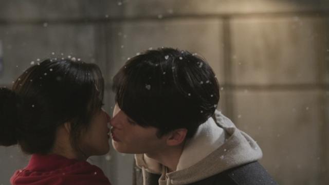 이종석·문가영 흰 눈 아래 키스…‘서초동’ 7회 5.7%