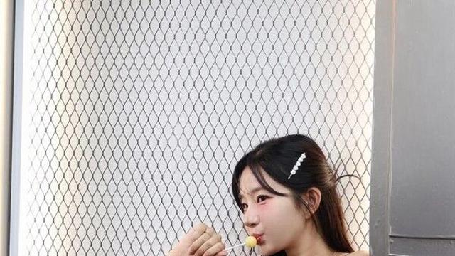 치어리더 김진아, 맥심 모델 됐다…숨 막히는 '각선미'
