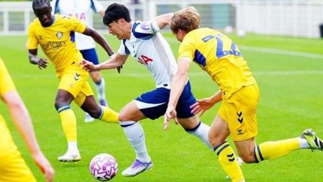 '손흥민 75분' 토트넘, 3부 위컴과 2-2 무승부…양민혁 제외(종합)