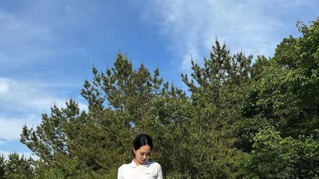 ‘손나은 동생’ 손새은, 골프장에서 미모 포텐 터졌다