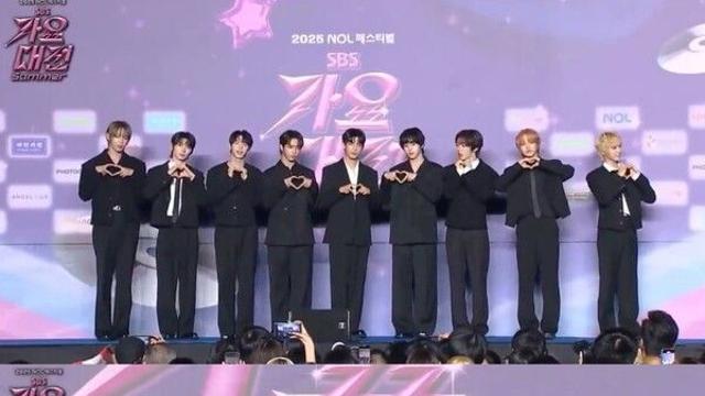 아홉(AHOF), ‘가요대전 Summer’ 클리어…청량X아련 매력으로 글로벌 팬심 저격
