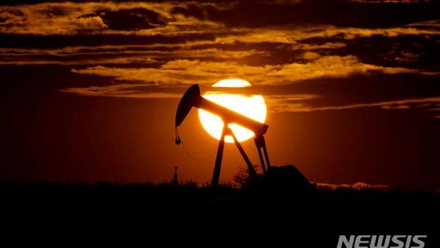 국제유가, 美관세 협상 불확실성 등에 하락…WTI 1.3%↓