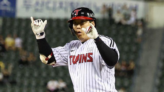 '타격기계' 김현수, 통산 1500타점-16시즌 연속 100안타 눈앞