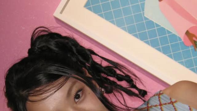 “알록달록” 혜리, 포인트 컬러 감성 가득한 셀피 [AI 포토컷]