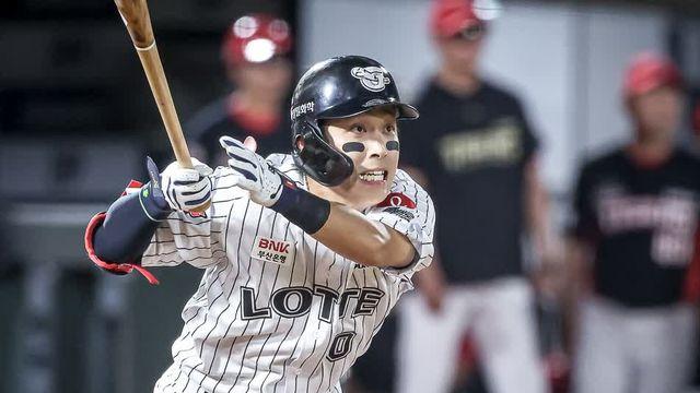 '실책→문책성 교체' 황성빈, 야구로 만회할 기회 얻었다…이의리 상대 리드오프 출격 [부산 현장]