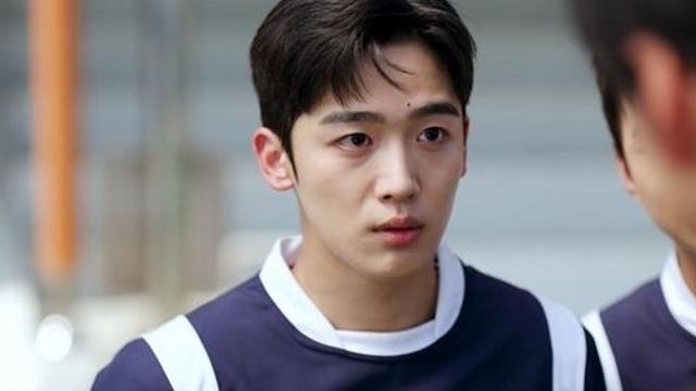 김요한, 럭비복 찢고 등장…팔근육으로 여심 강탈