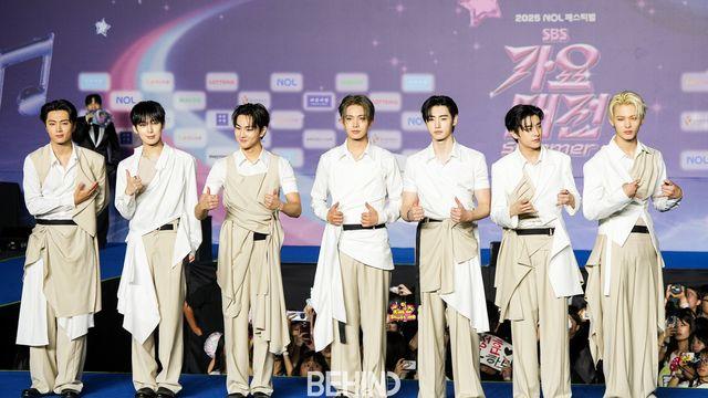 [포토] 엔하이픈, 블루카펫 사로잡은 '멋쟁이 왕자님들'