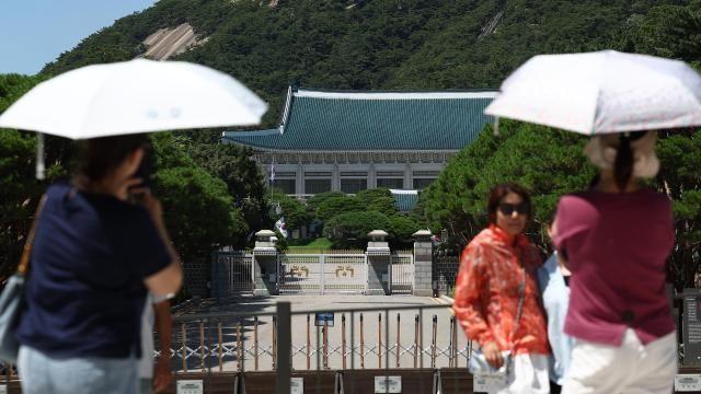 青瓦台即将暂停对公众开放