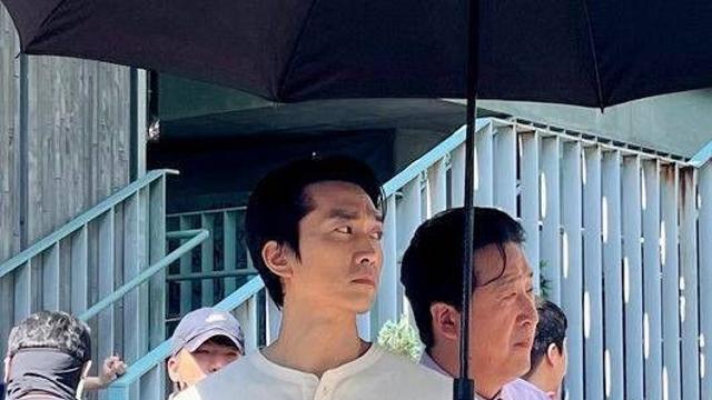 76년생 송승헌과 84년생 현봉식