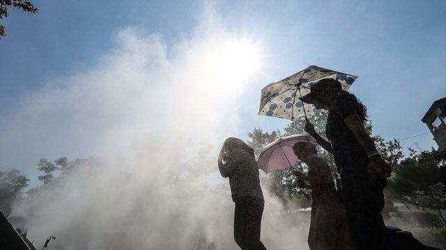 실화야?... 한국 전역이 푹푹 찌는데 '전기장판' 틀고 자는 지역