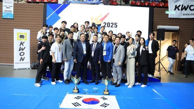 종주국 위상 떨쳤다…한국태권도, 10년 만에 아시아청소년선수권 남녀 동반 종합우승