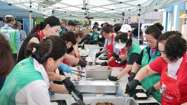 ‘사랑의 밥차’, 가평서 숙식하며 도시락 급식봉사