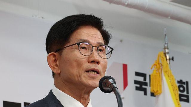 '반탄' 장동혁, '전한길 참여' 유튜브 출연키로…김문수 