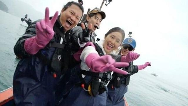 유부남 붐, 의문의 상대와 진한 입맞춤…