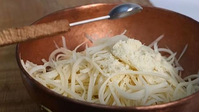 감자채전 '바삭하게' 부치려면 반드시 해야 하는 일 있습니다