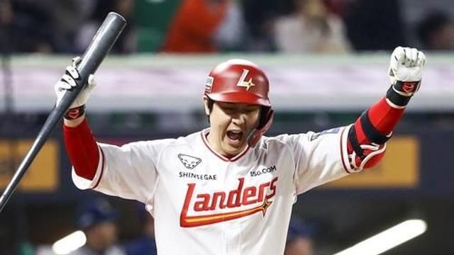 최정, 연타석 홈런 부문 통산 1위 등극… SSG는 선두 한화 제압