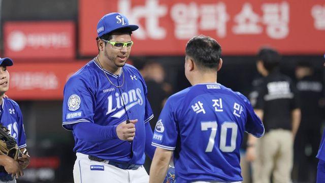 후라도 향해 모자 벗고 고개 숙인 박진만 감독…이유가 있다