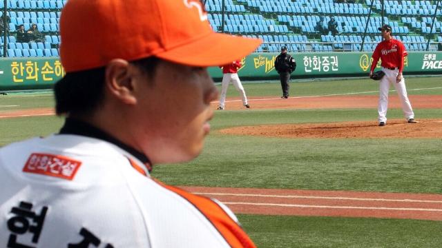 18년 만에 마주한 류현진과 김광현… 승부보다 의미 있던 만남