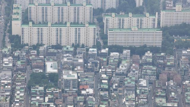 등 떠밀려 월세로…강남 아파트 월세매물이 전세 추월
