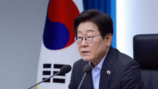 李 