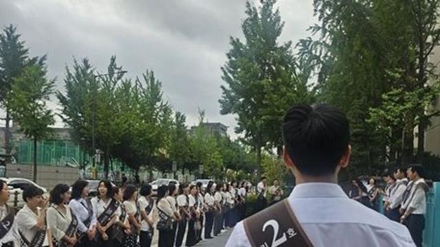 ‘지성이면 감천’ 도시정비업계 되살아난 출근길 전 직원 ‘도열 행사’