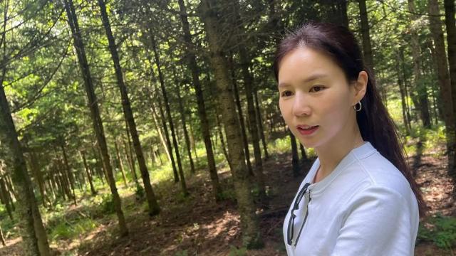 '사랑꾼' 진태현도 또 반했나? 박시은, 숲속에서 포착된 '자체발광' 민낯 미모