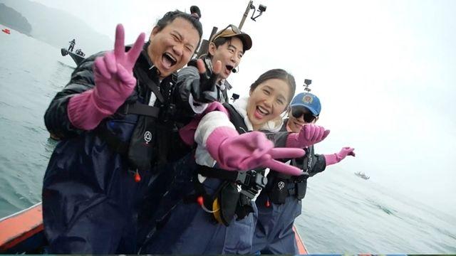 '푹다행' 붐, 선상서 의문의 상대화 입맞춤?! '일동 경악'