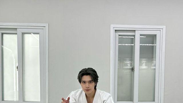 NCT 헨드리, 화이트 도복으로 완성한 도장 속 카리스마