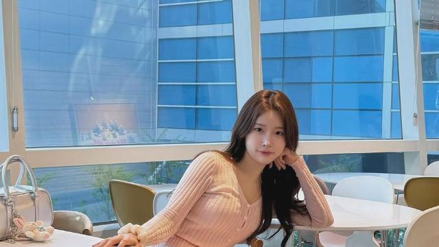 김가은, 작정하고 '러블리'…시선 압도하는 '핑크빛 하이틴' 비주얼