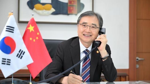 조현 외교장관, 中외교부장과 첫 통화…