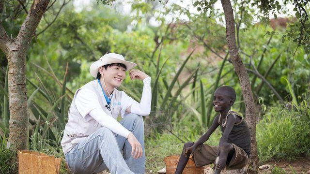 영탁, 유니세프와 함께 우간다 봉사 “아이들 덕분에 더 배워”