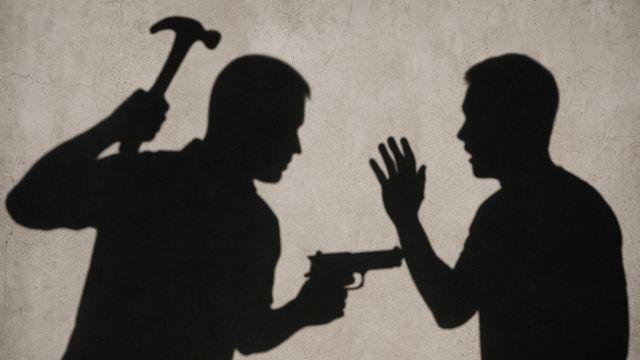 “5억원 못 받아서”…망치로 폭행 후 공기총 위협한 50대 긴급체포