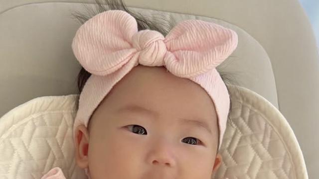 이용식 손녀, 사랑스러운 미소로 시선 강탈…천사 같은 매력 뿜뿜 [AI 포토컷]