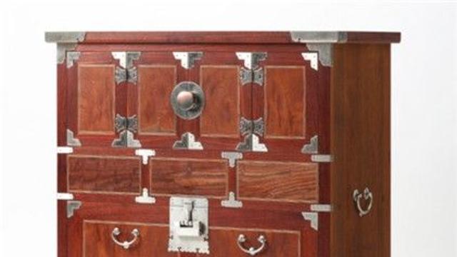 정교하게 짜 맞춘 목가구의 멋…스승과 제자가 함께 잇는 전주장