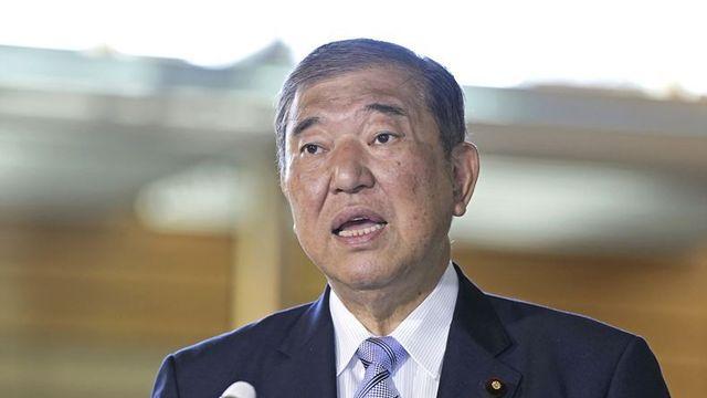 이웃 나라도 극단적 우향우