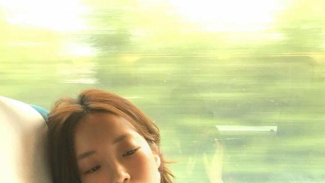 '환승연애' 황세온, 이번엔 KTX로 환승? 기차 안에서 뽐낸 '분위기 여신' 포스
